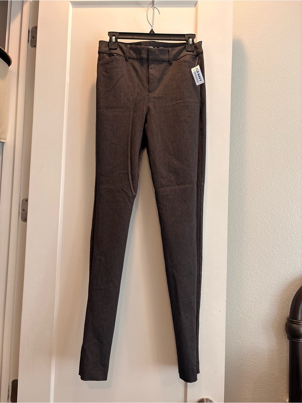 NWT Old Navy Women's High Rise Pixie Pant in Charcoal Gray